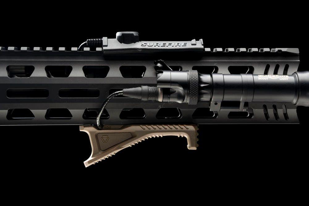 Рукоятка передняя Strike Industries Cobra LINK M-LOK/KeyMod FDE (SI-AR-CMS-CFG-FDE) - фото 9