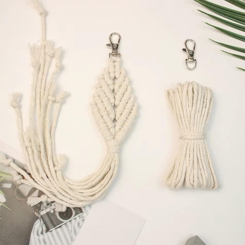 Набор макраме для рукоделия и ручного вязания брелока Ромб для ключей сумки и аксессуаров Белый