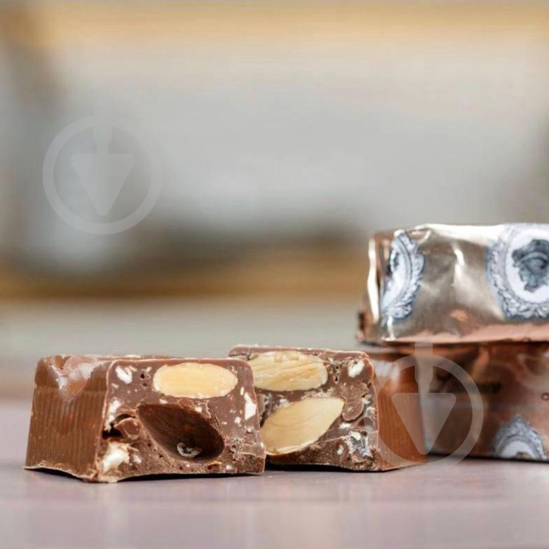 Миндаль в молочном шоколаде (74378)