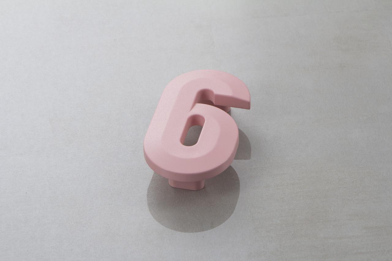 Меблева ручка Poliplast цифра шестірка РП-6 Рожевий світлий матовий (16256) - фото 1 Меблева ручка Poliplast цифра шестірка РП-6 Рожевий світлий матовий (16256) - фото 1