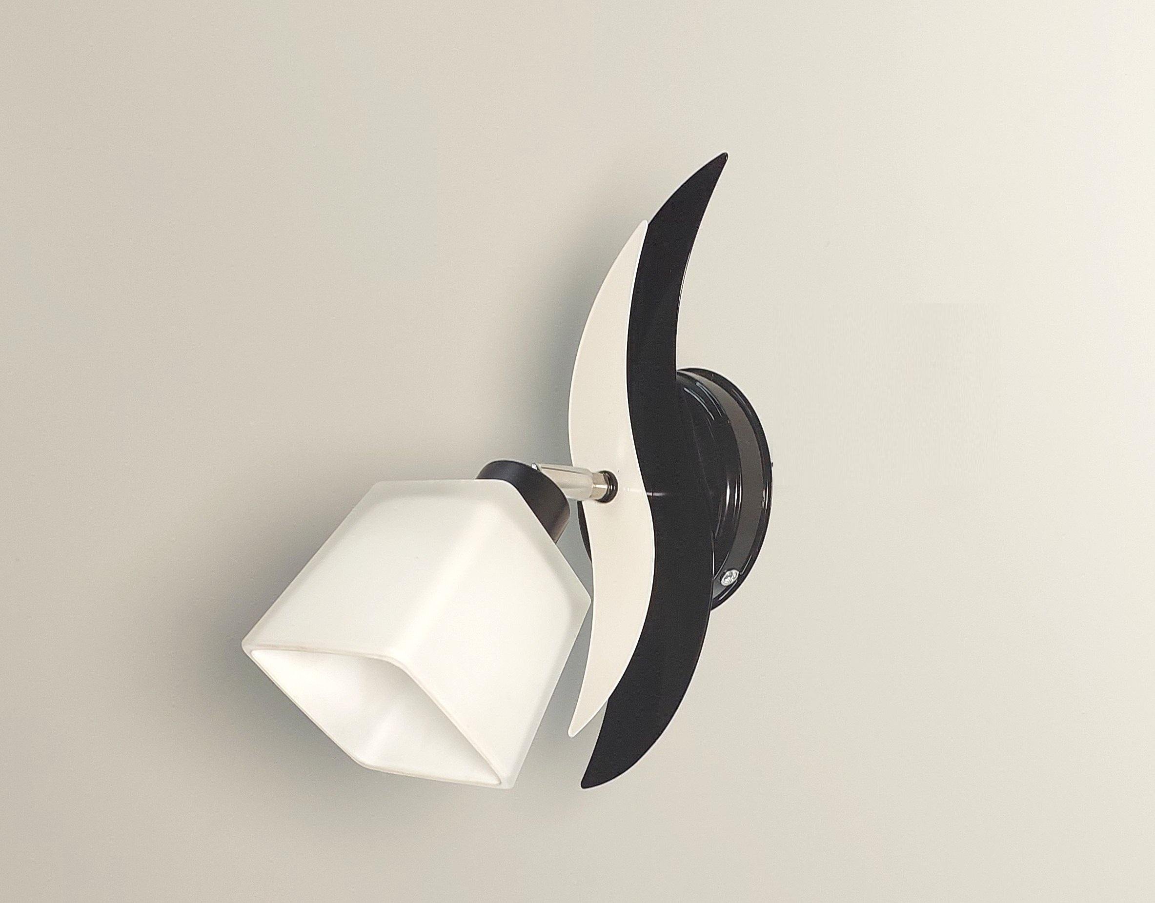 Бра настенный Волна поворотный металлический Черный/Белый