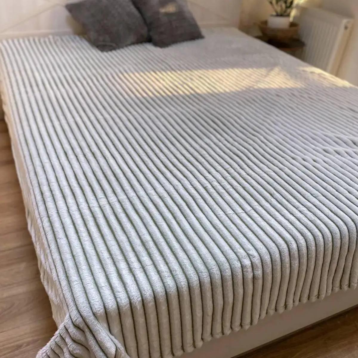 Плед Koloco Королевский шарпей двуспальный 180х200 см Фисташковый (37260)