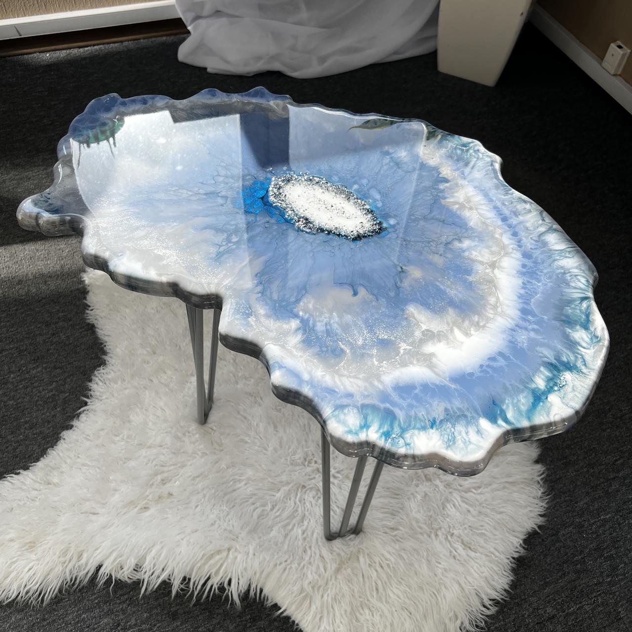 Столик журнальний фігурний з епоксидної смоли Зріз каменю 60х40 см