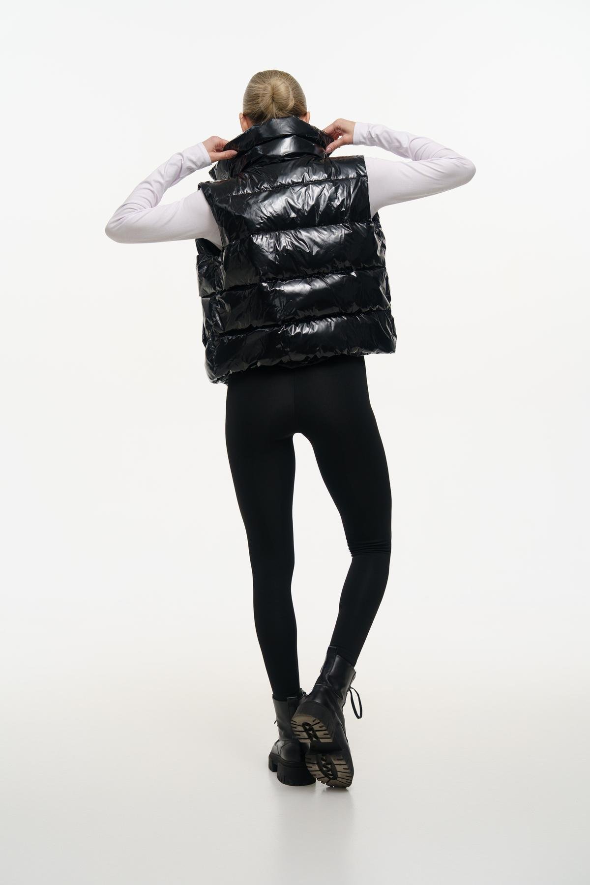 Жилетка жіноча укорочена Intruder Lola з утепленням XS-S Чорний глянець (1343916509/1/1) - фото 3 Жилетка жіноча укорочена Intruder Lola з утепленням XS-S Чорний глянець (1343916509/1/1) - фото 3