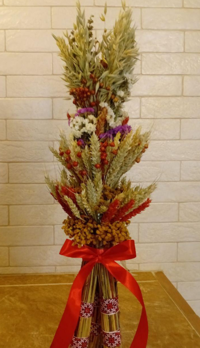 Дидух рождественский из колосья пшеницы/льна и овса на трех ножках 55-60 см с лентой вышиванкой Красный (2793905664)