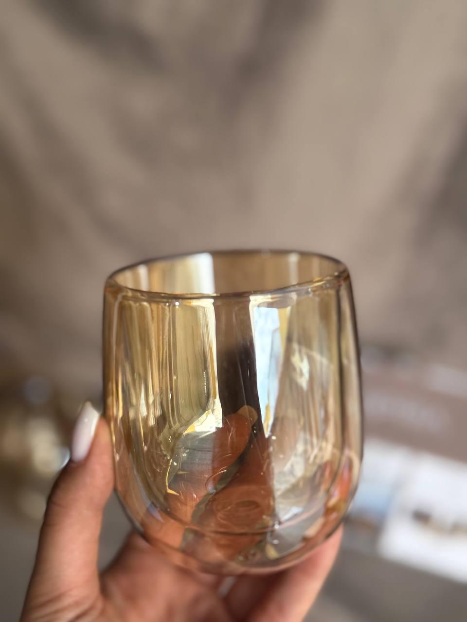 Набір низьких склянок з подвійним дном Vittora Gold боросилікатне скло 250 мл 2 шт. Золотистий (VT-5407-250) - фото 3 Набір низьких склянок з подвійним дном Vittora Gold боросилікатне скло 250 мл 2 шт. Золотистий (VT-5407-250) - фото 3
