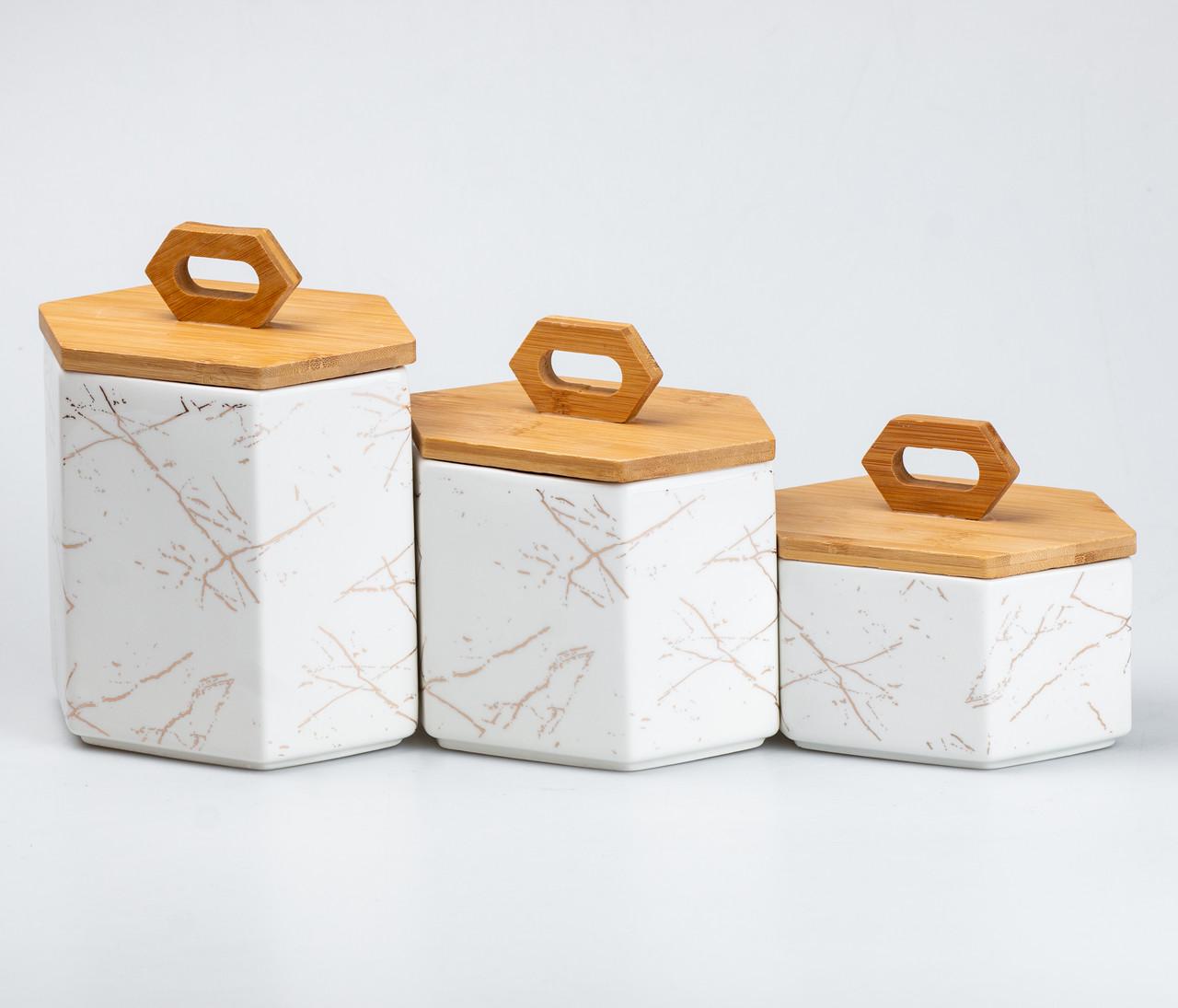 Набор банок для сыпучих продуктов 19x16x11,5 см 3 шт. Белый (4355) Набор банок для сыпучих продуктов 19x16x11,5 см 3 шт. Белый (4355)