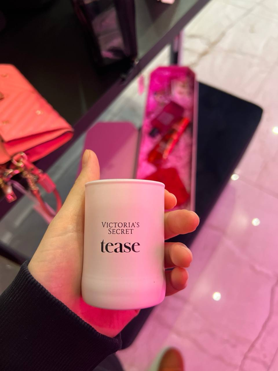 Ароматизована свічка Victoria's Secret Tease Scented Candle (17712237) - фото 2