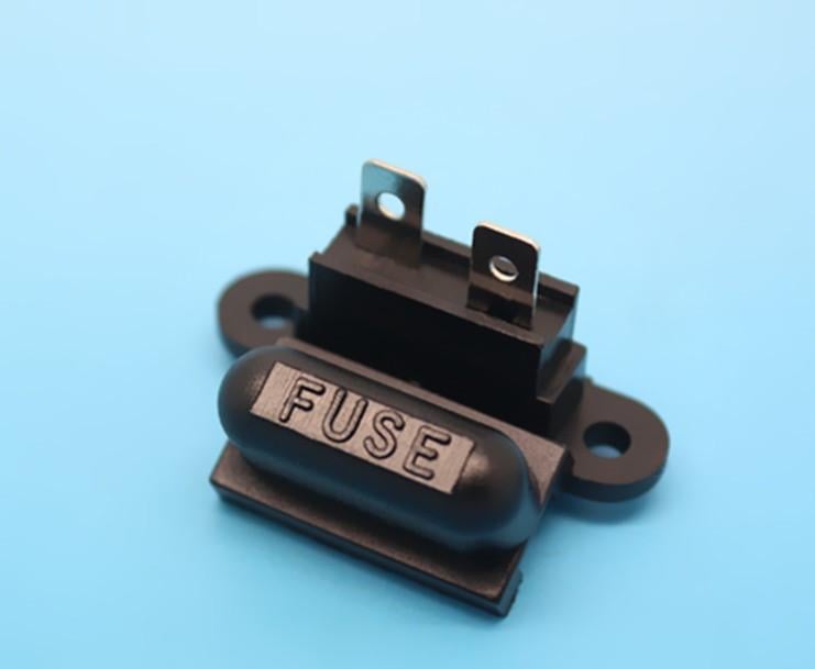 Держатель предохранителя автомобильный Черный (2657030870)