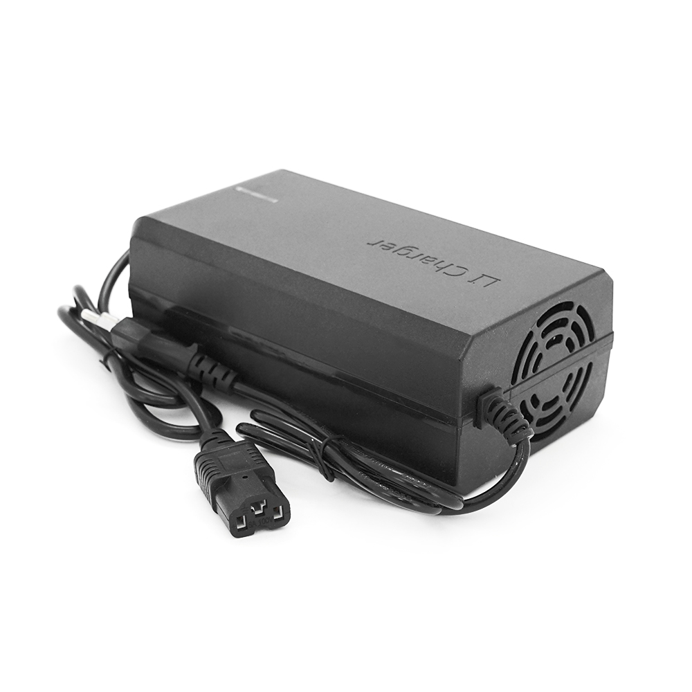 Зарядное устройство для аккумуляторов jinyi Li-ion 48v 546v 13s 6a штекер 3 pin с индикацией (YUT_V10888)