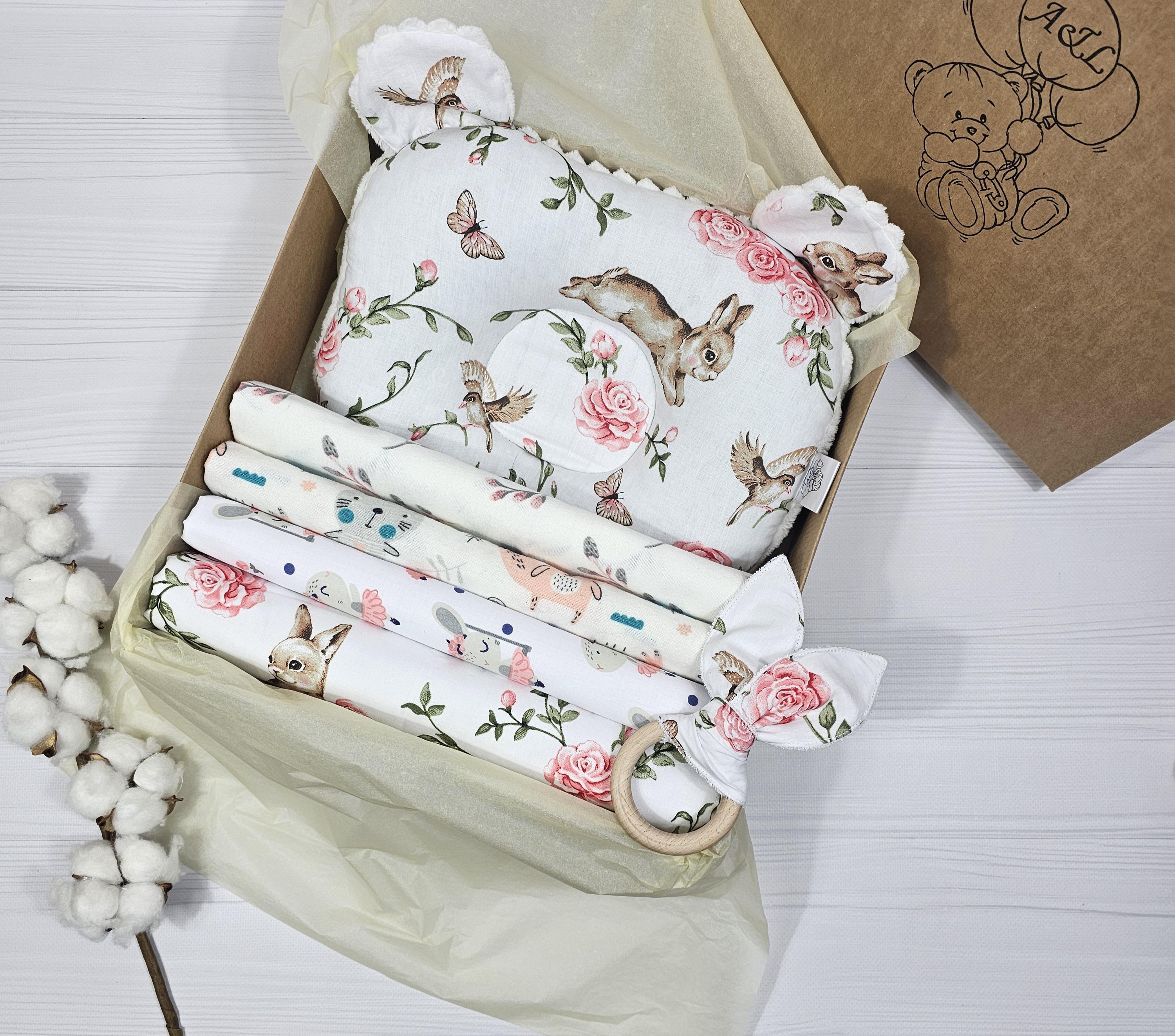 Набор пеленок a.l.babybox Зайчики в розах 6 шт. Молочный (NA 21104951) Набор пеленок a.l.babybox Зайчики в розах 6 шт. Молочный (NA 21104951)