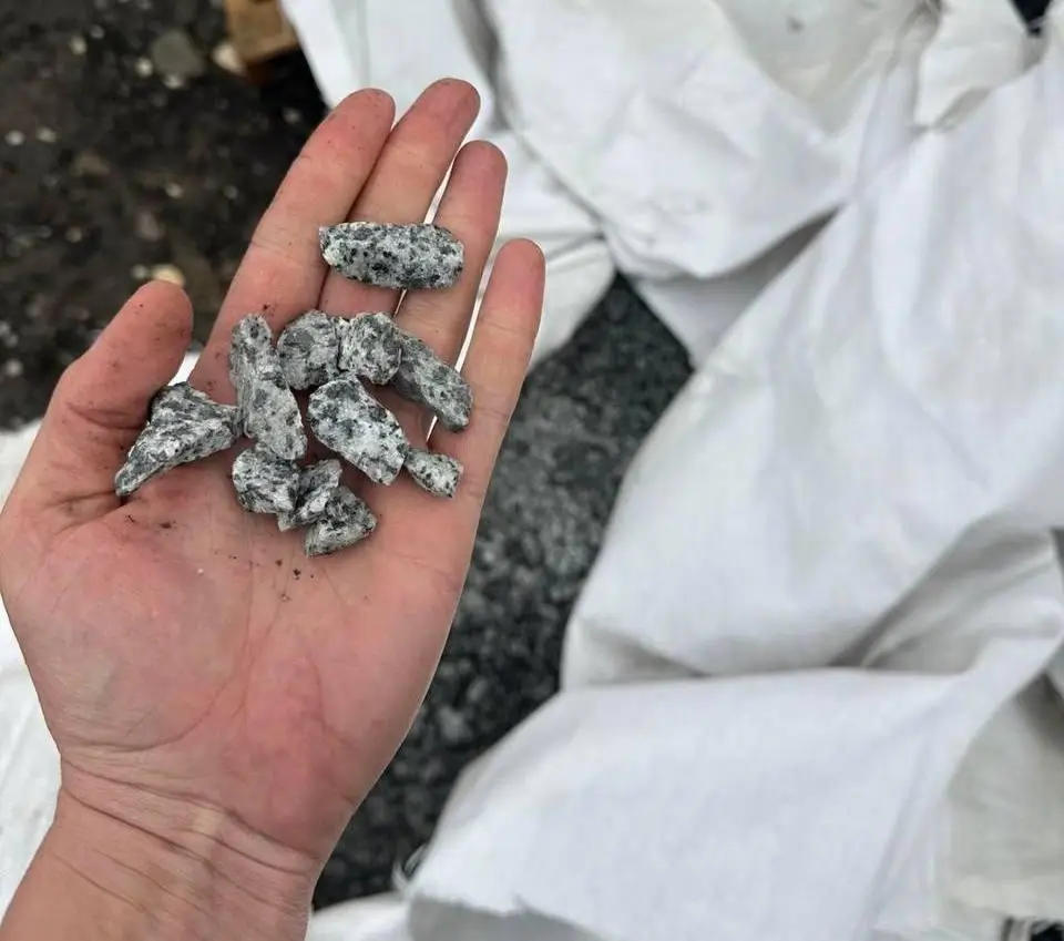 Набір кам'яний килим Zebra Granitte каміння/клей на 1 м2 22,2 кг (222555) - фото 3 Набір кам'яний килим Zebra Granitte каміння/клей на 1 м2 22,2 кг (222555) - фото 3