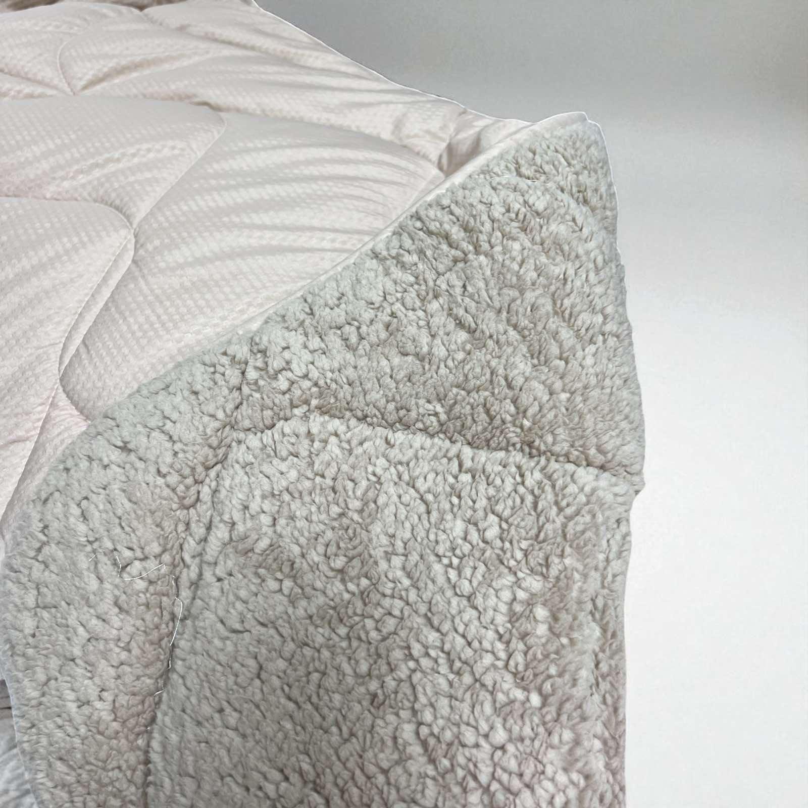 Ковдра зимова Тедді еко-хутро/тиснена мікрофібра 150-210 см Бежевий (2733730516) - фото 4 Ковдра зимова Тедді еко-хутро/тиснена мікрофібра 150-210 см Бежевий (2733730516) - фото 4