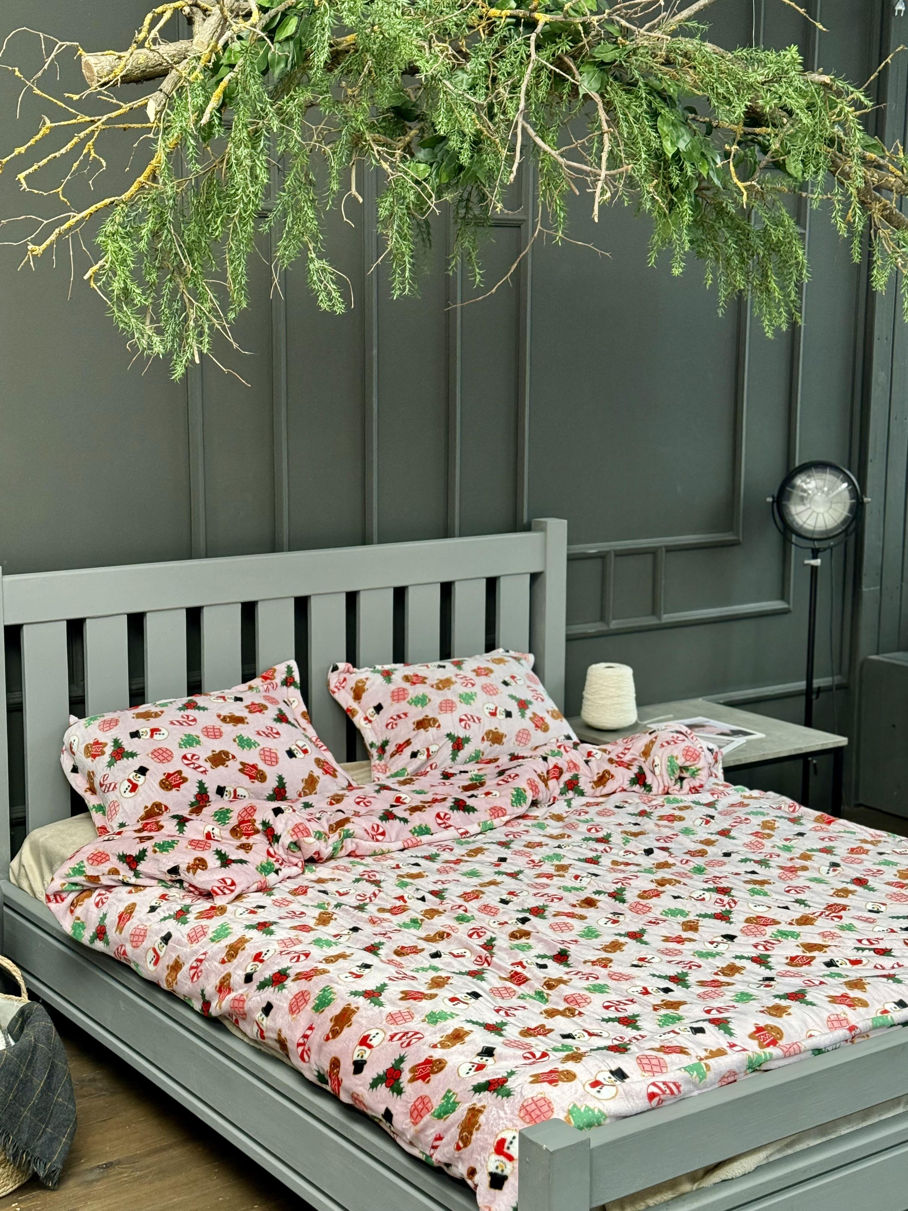 Комплект постельного белья на резинке Сладкое Рождество плюш полуторный/наволочки 50х70/70x70 см (9051) - фото 4