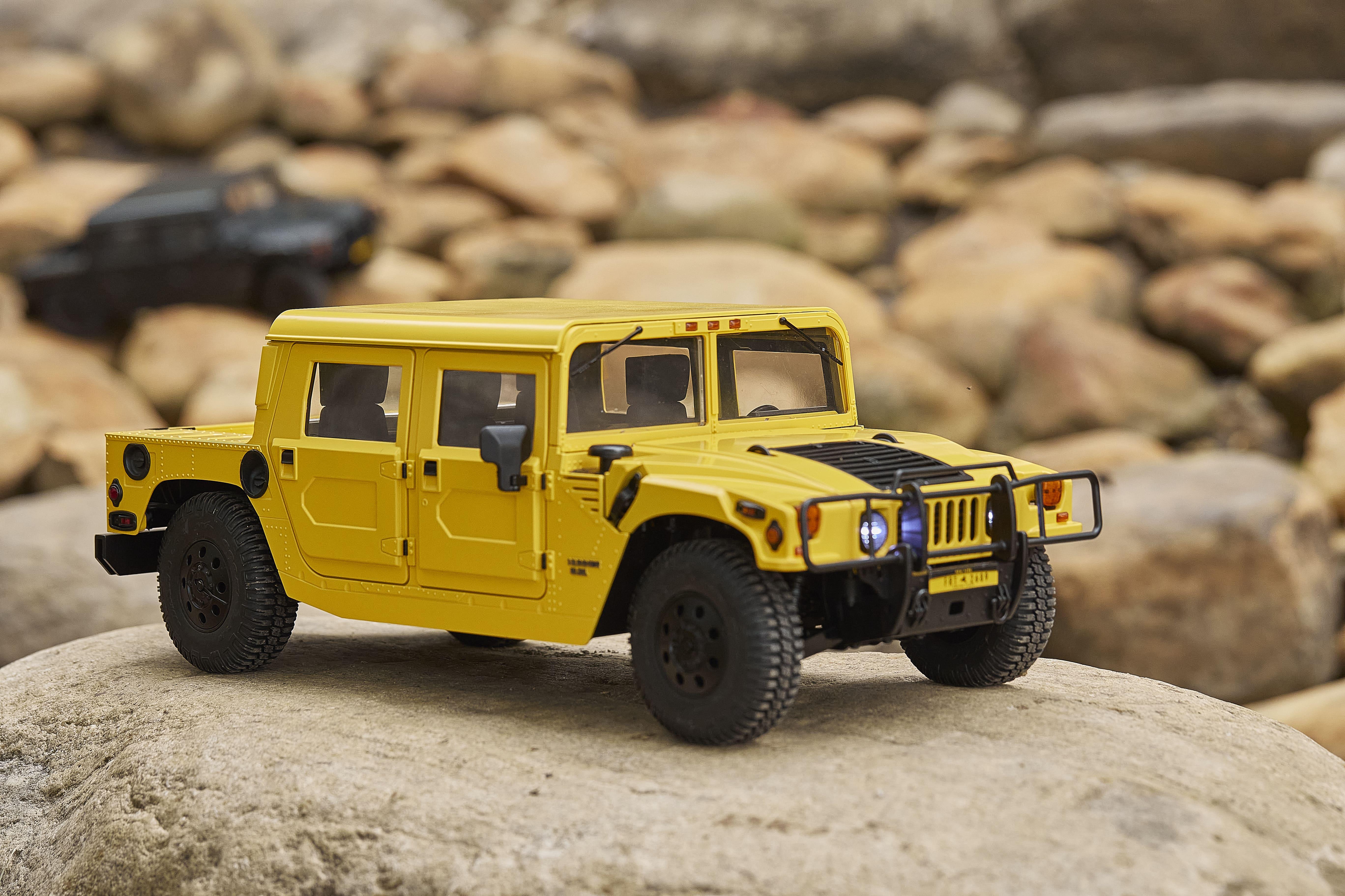 Машинка на радиоуправлении FMS 1:12 HUMMER RS Yellow - фото 2 Машинка на радиоуправлении FMS 1:12 HUMMER RS Yellow - фото 2