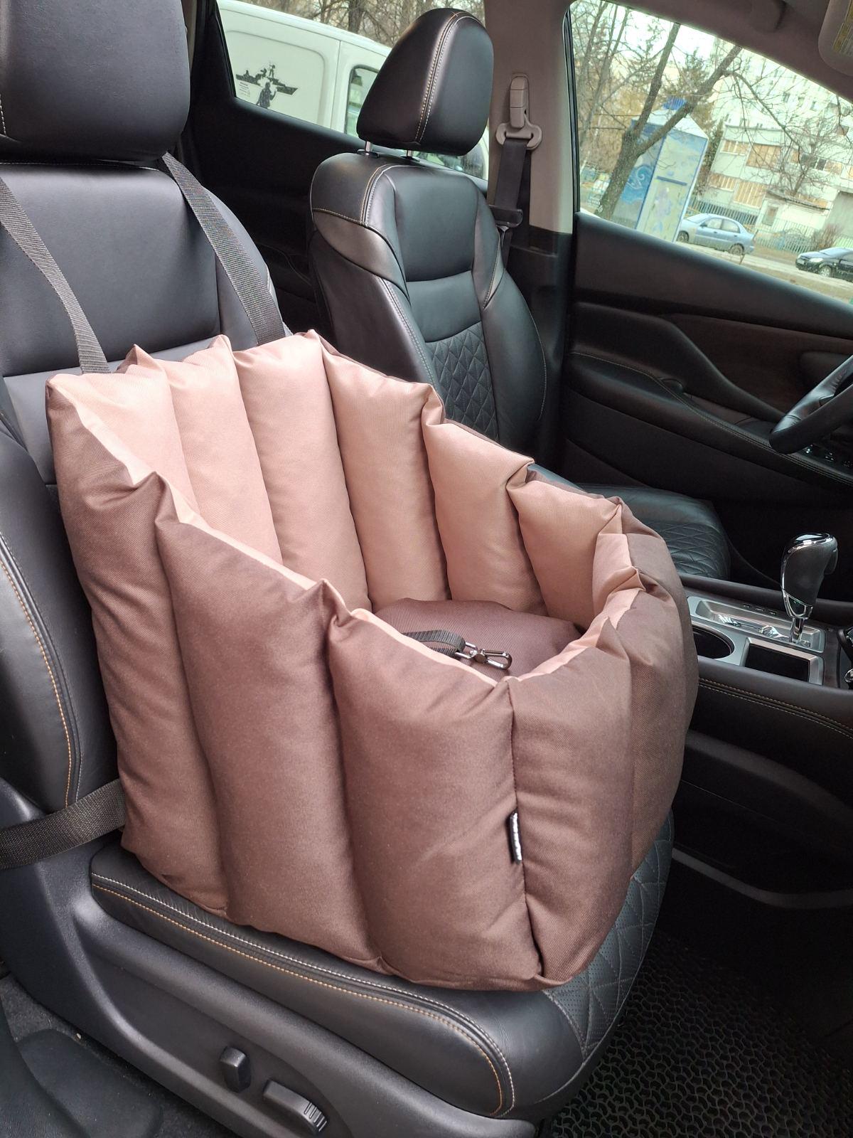 Кресло автомобильное для собак Huge and Tiny Oxford 50х45 см Темно-коричневый/Карамельный (7635) - фото 2 Кресло автомобильное для собак Huge and Tiny Oxford 50х45 см Темно-коричневый/Карамельный (7635) - фото 2