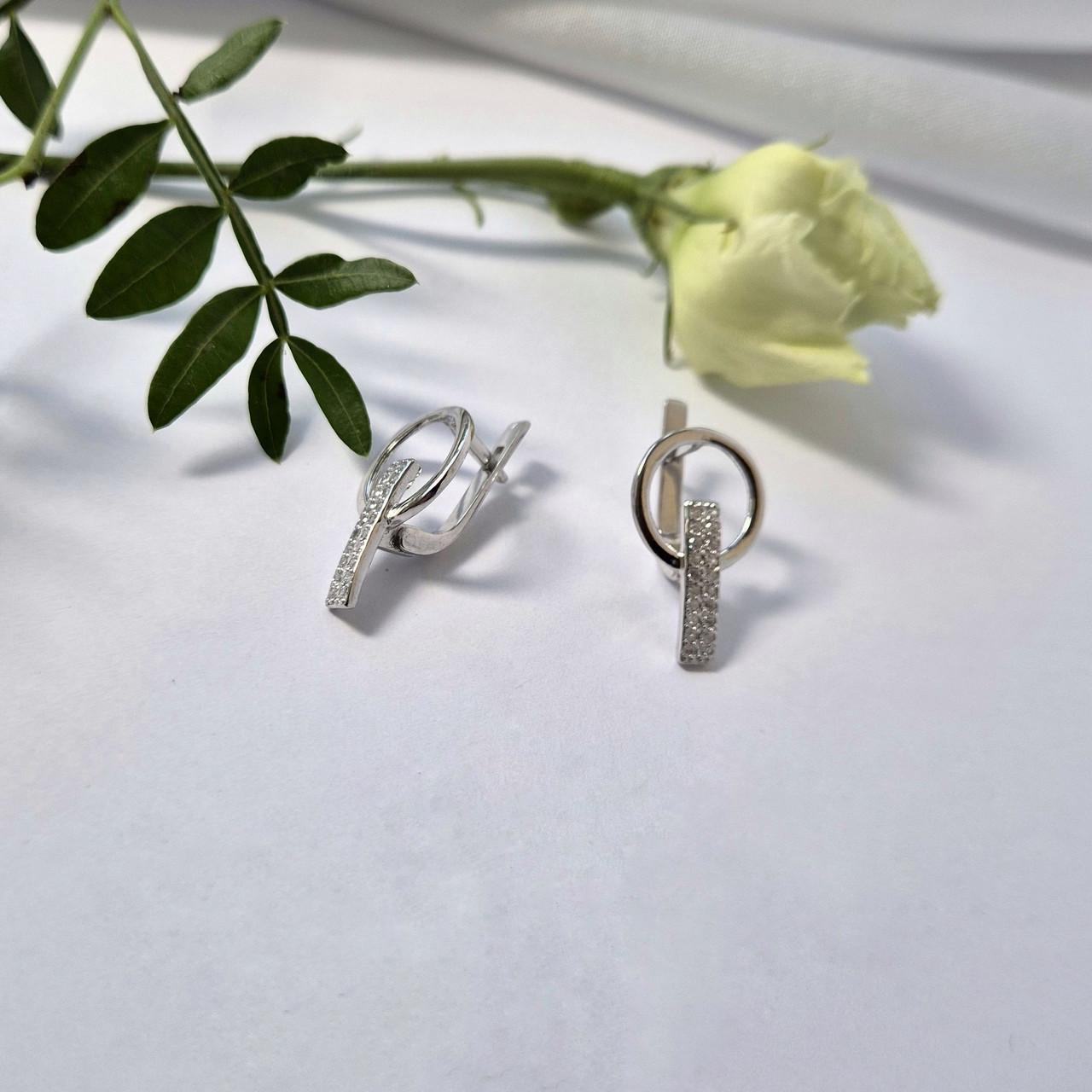 Серьги Палочки в белых камнях серебро 925 пробы 3,20 г (5524р)