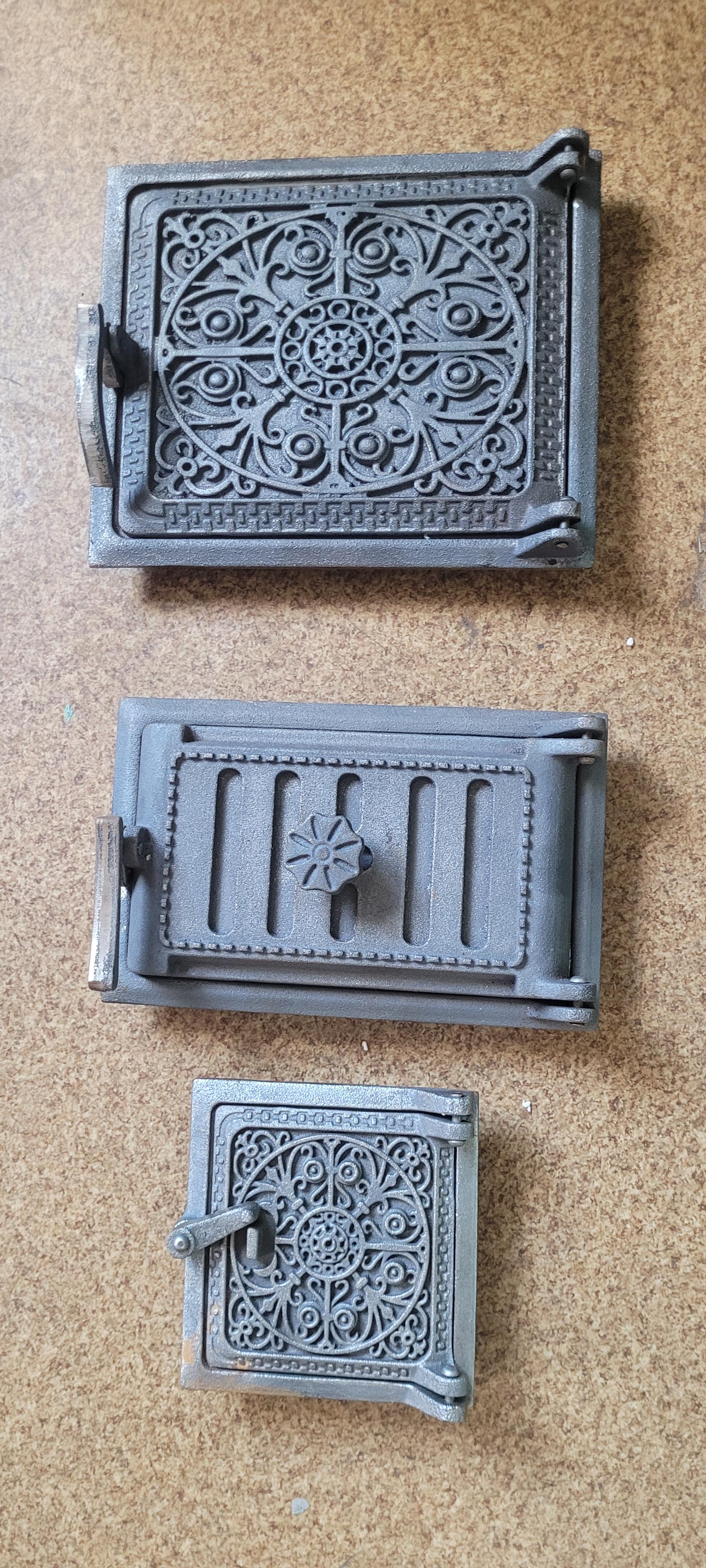 Комплект чугунных дверей Бастилия стандарт с регулировкой 3 шт.