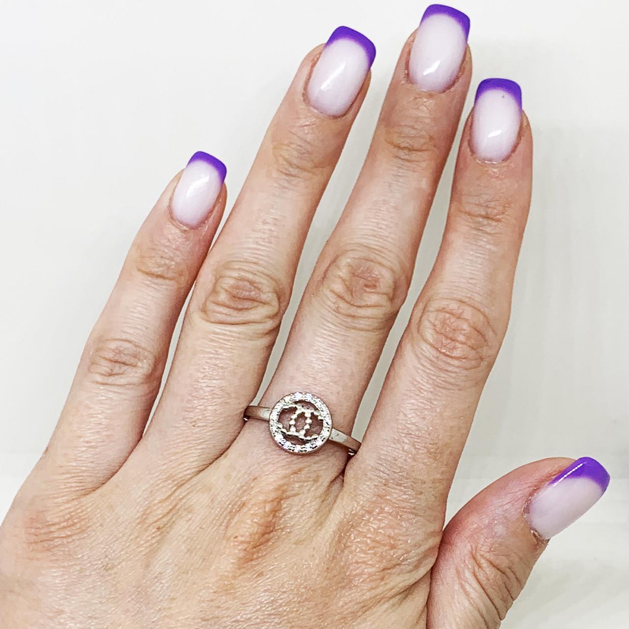 Кольцо серебряное Шанель с кубическим цирконием р. 19,5 2,26 г (1655814481) Кольцо серебряное Шанель с кубическим цирконием р. 19,5 2,26 г (1655814481)