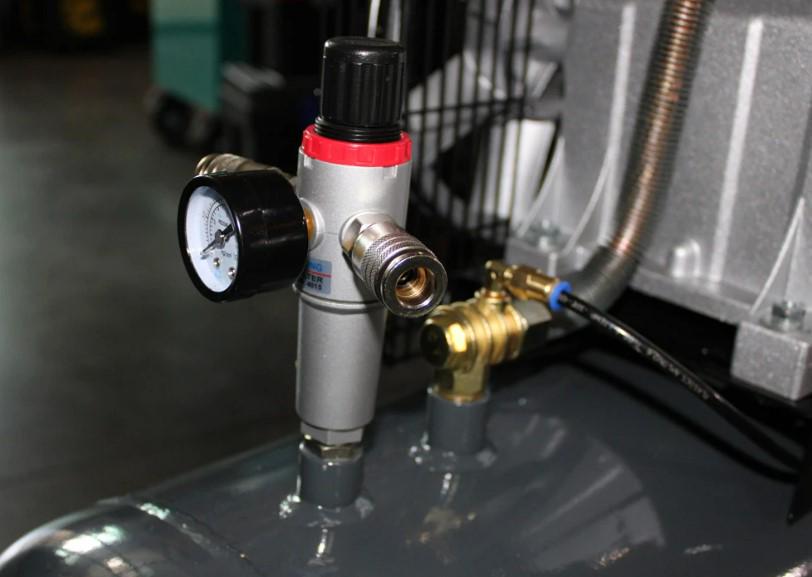 Компрессор поршневой воздушный GTM KCH2070B-100L 100 л (44007) - фото 3 Компрессор поршневой воздушный GTM KCH2070B-100L 100 л (44007) - фото 3