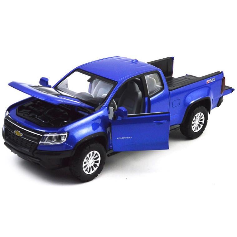 Игрушечная машинка Пикап Chevy Colorado ZR2 масштабная модель инерционная 1:31 18 см Синий (28443847)