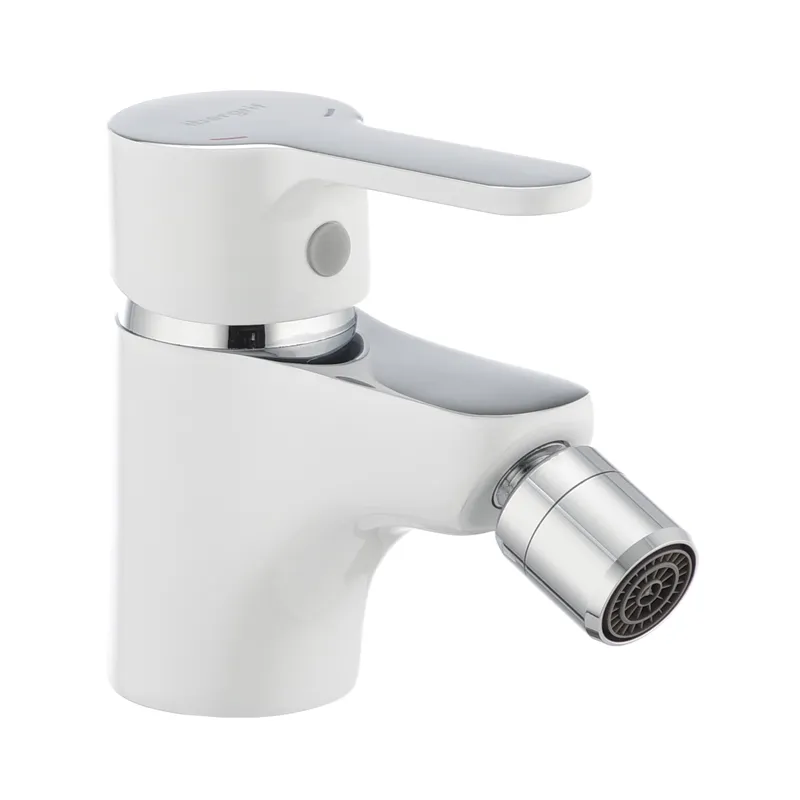 Смеситель гигиенический для биде с поворотным аэратором Ibergrif Square M15022W IB0031 из латуни Белый