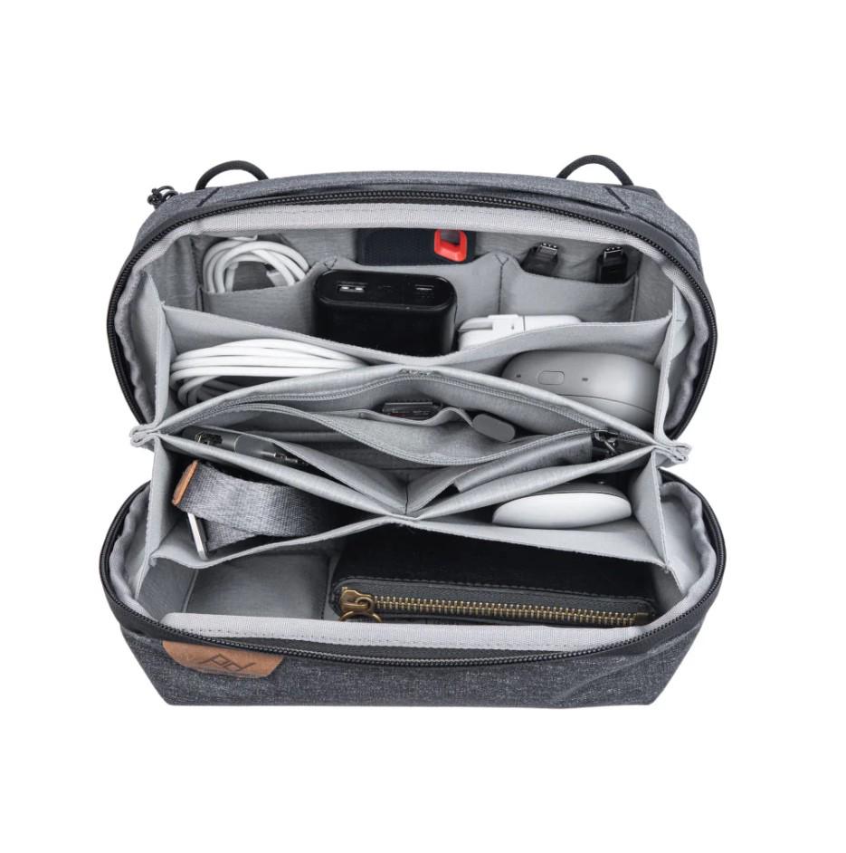 Сумка Peak Design Tech Pouch Charcoal (BTP-CH-3) - фото 4