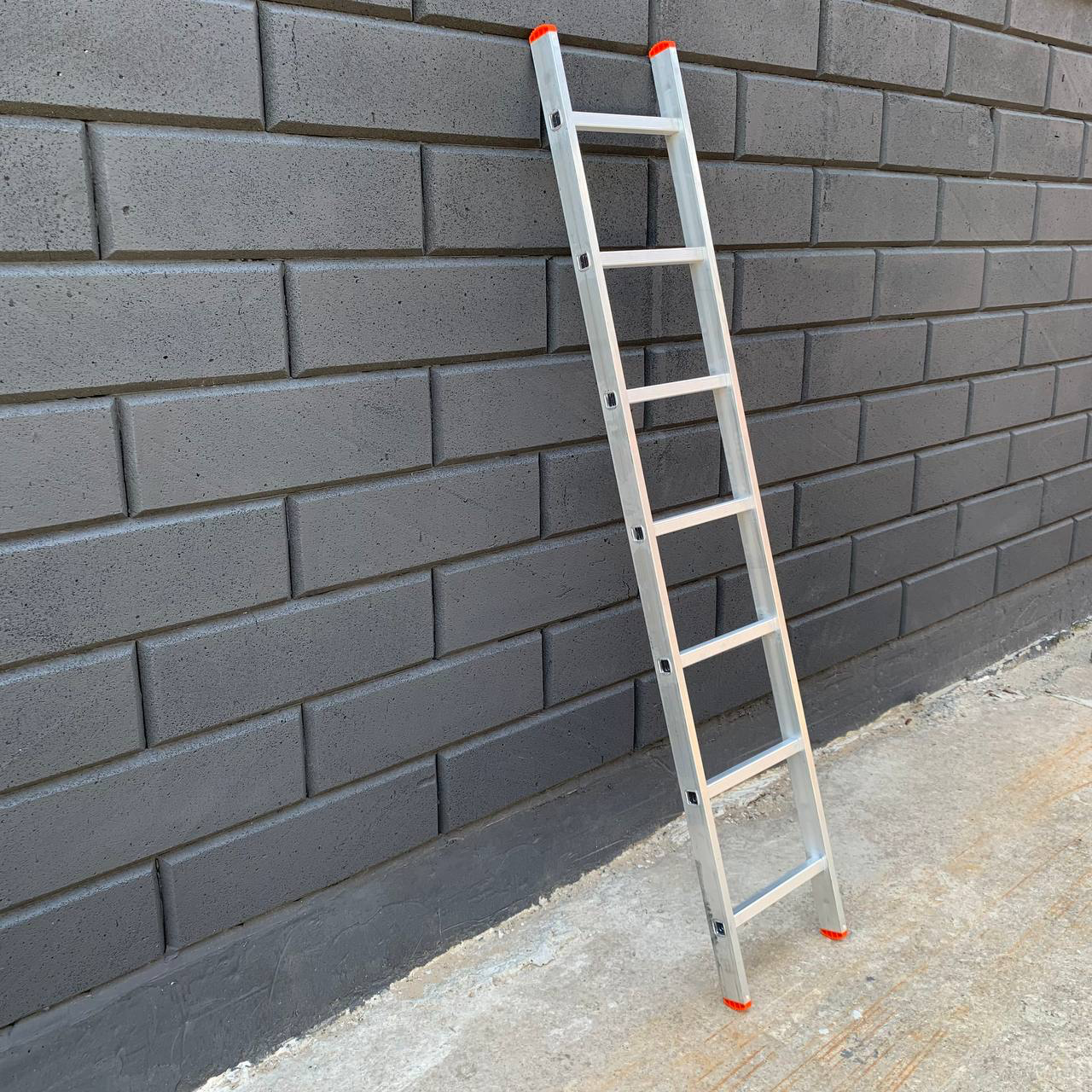 Лестница алюминиевая Техпром односекционная на 7 ступеней - фото 5 Лестница алюминиевая Техпром односекционная на 7 ступеней - фото 5