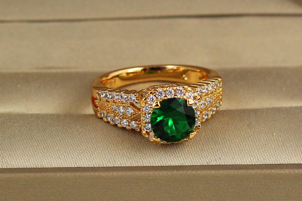 Кольцо Xuping Jewelry Магический элексир с зеленым камнем р. 19 Золотистый Кольцо Xuping Jewelry Магический элексир с зеленым камнем р. 19 Золотистый