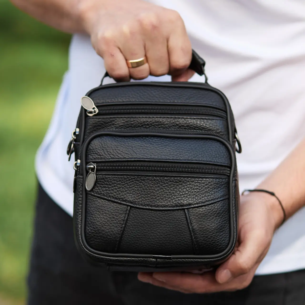 Сумка-барсетка через плечо с ручкой кожаная мужская Tiding Bag 17x21x9 см Черный - фото 7 Сумка-барсетка через плечо с ручкой кожаная мужская Tiding Bag 17x21x9 см Черный - фото 7