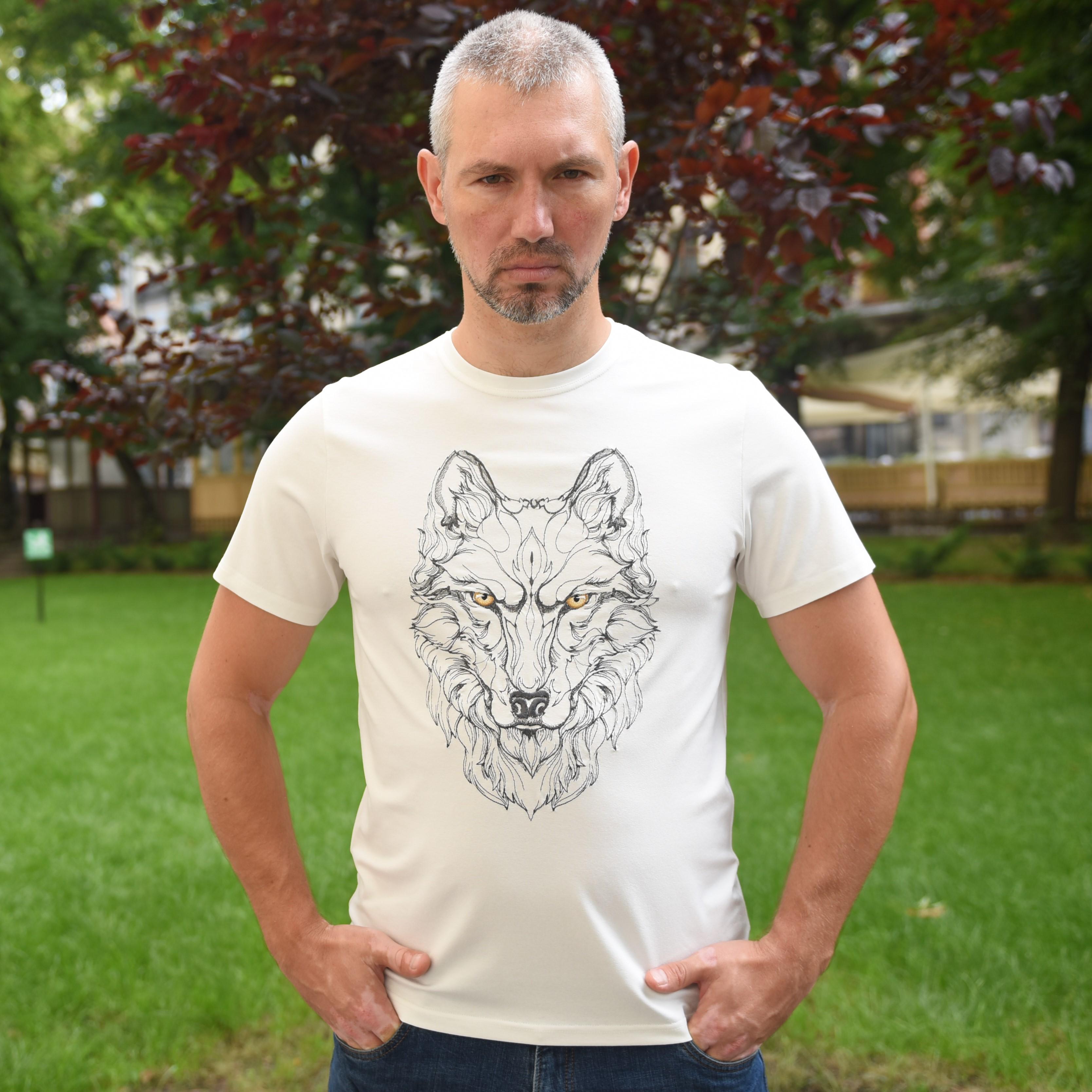 Футболка з вишивкою BATIAR Вовк L Молочний