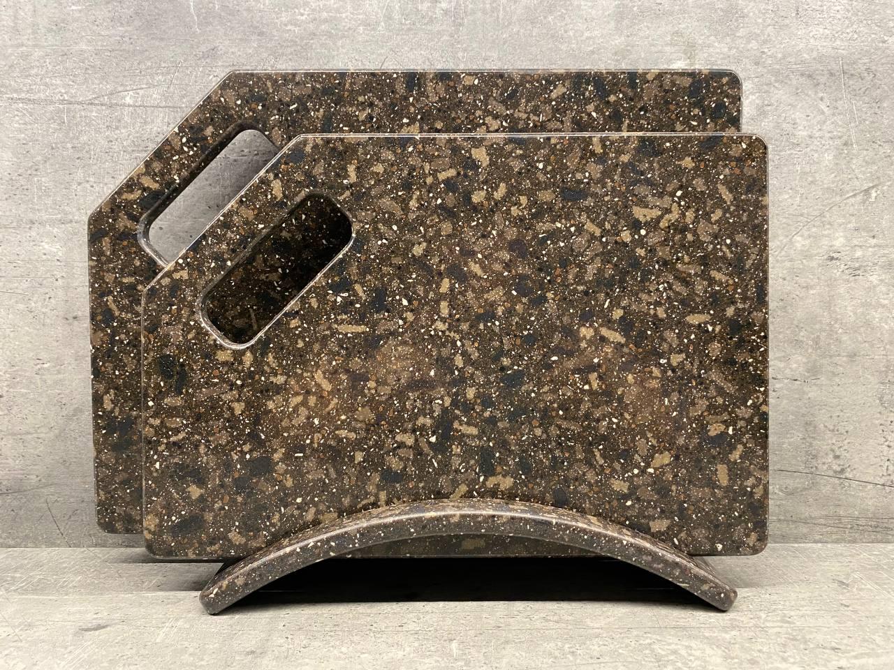 Набір дошок кухонних Montes зі штучного акрилового каменю на підставці 2 шт. (194) - фото 1 Набір дошок кухонних Montes зі штучного акрилового каменю на підставці 2 шт. (194) - фото 1