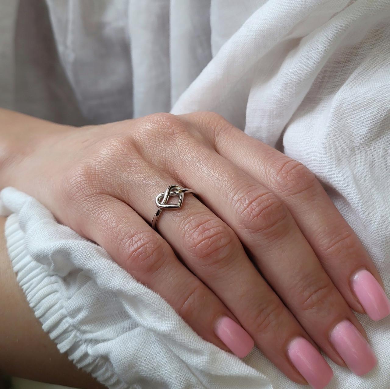 Срібна каблучка без каменів Серце р. 17 925 проби родоване 1,50 г (81761) - фото 3 Срібна каблучка без каменів Серце р. 17 925 проби родоване 1,50 г (81761) - фото 3