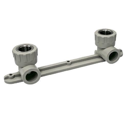 Планка полипропиленовая двойная с креплением KAN 20x1/2" В 90° (1209285000) Планка полипропиленовая двойная с креплением KAN 20x1/2" В 90° (1209285000)