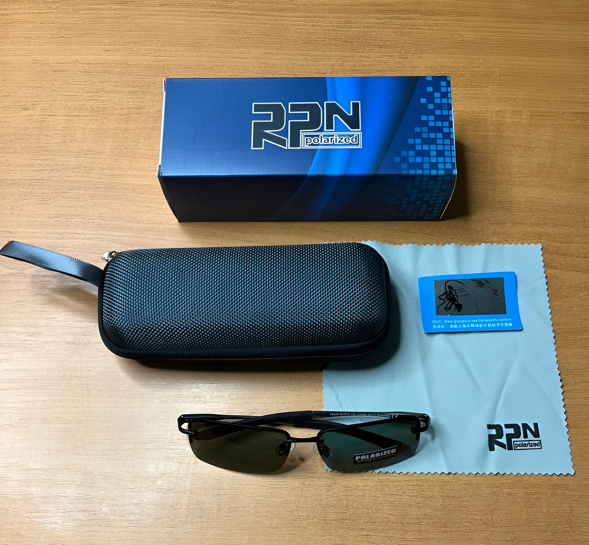 Сонцезахисні окуляри чоловічі Polaroid поляризаційні антиблікові квадратні Чорний матовий/Сіро-зелений (9e1f34a0) - фото 2