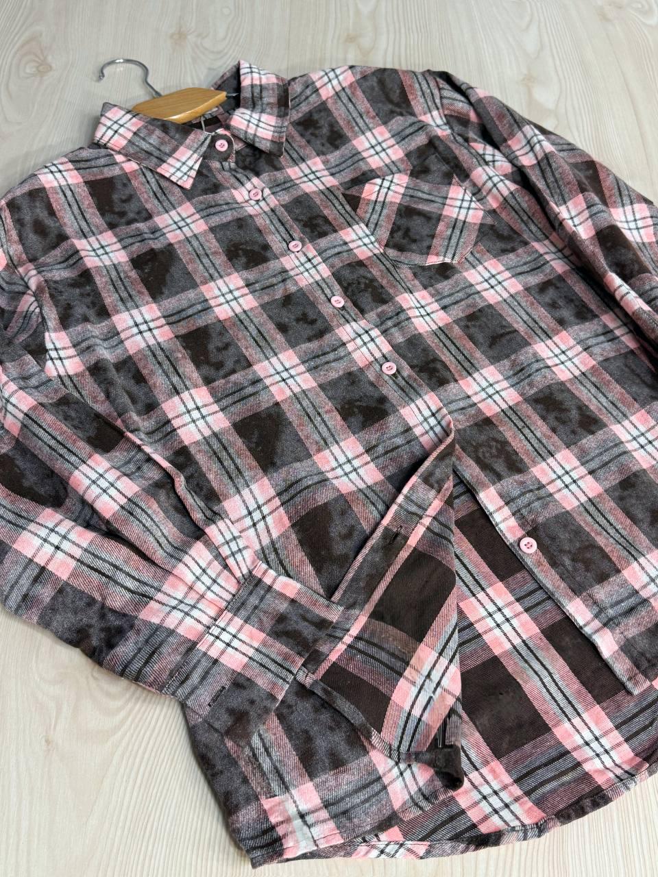 Сорочка жіноча YZY 7765 в клітинку оверсайз широка варена OS Коричневий (4921) - фото 4 Сорочка жіноча YZY 7765 в клітинку оверсайз широка варена OS Коричневий (4921) - фото 4