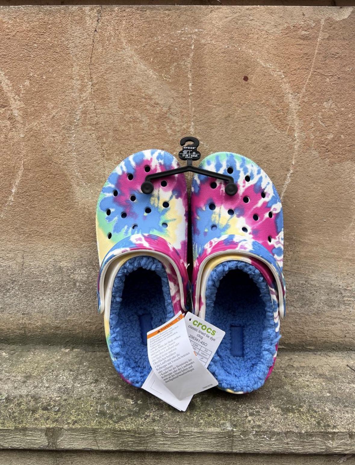 Сабо Crocs Classic Tie-Dye Lined Clog m5/w7 на хутрі р. 37 Біло-синій (206341-4SO)