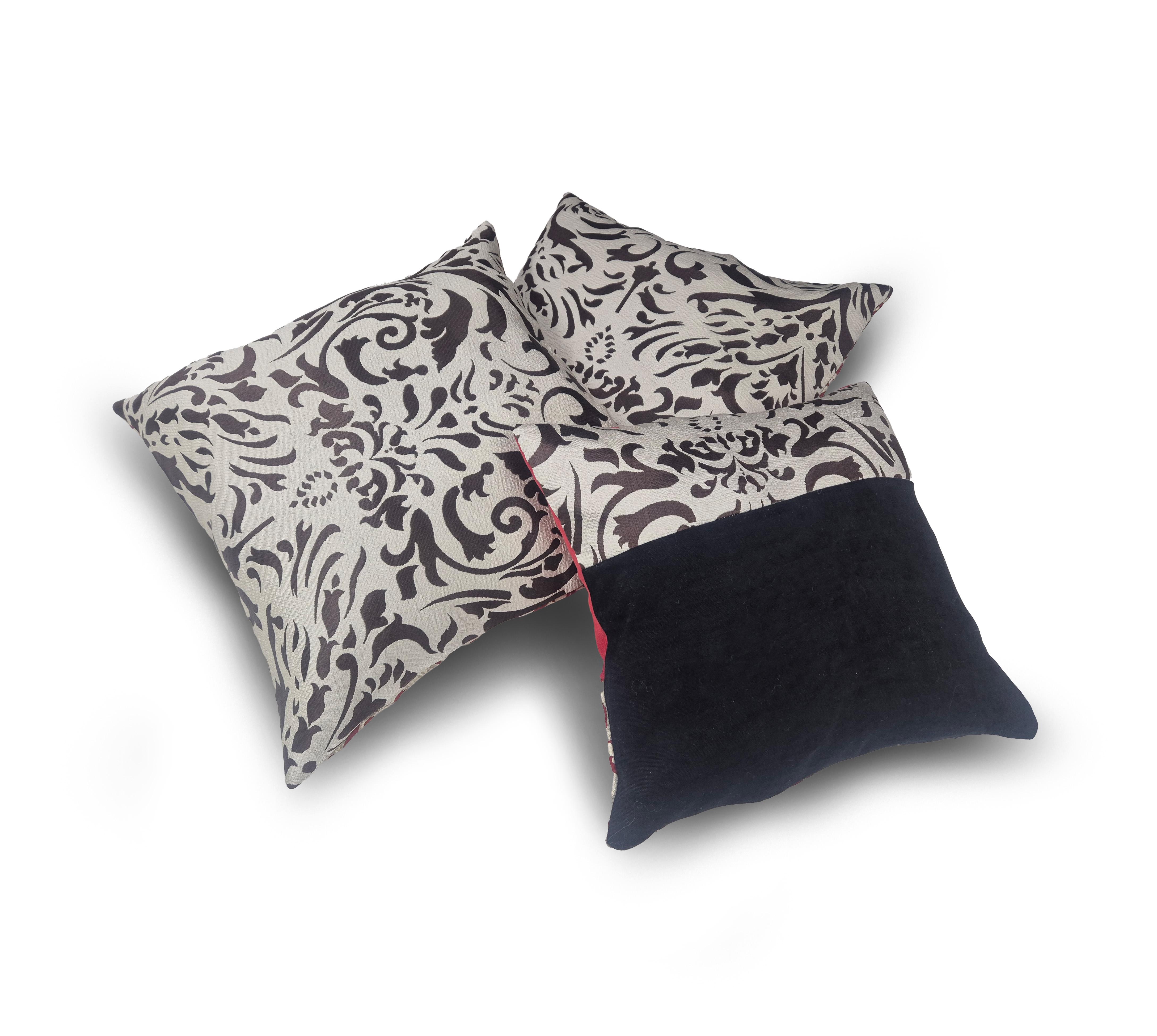 Комплект декоративных подушек Firanka Venzel 45х45 см 40х36 см Черный с красным (п_0773) Комплект декоративных подушек Firanka Venzel 45х45 см 40х36 см Черный с красным (п_0773)