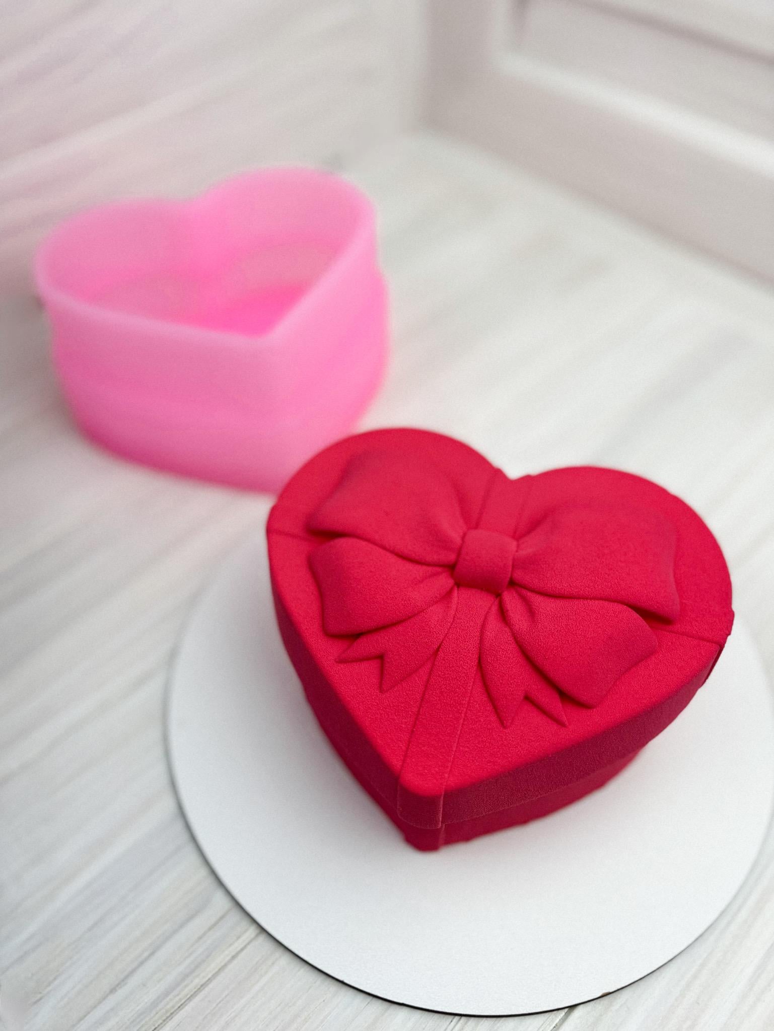 Форма силіконова Orehova Подарункова коробка серце бенто 900 мл (12727)