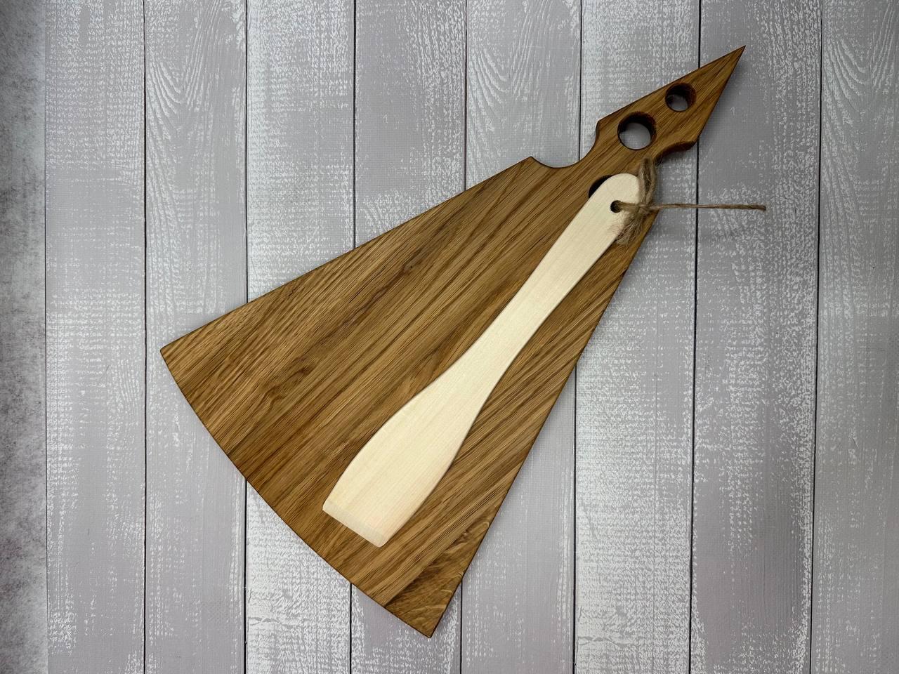 Доска кухонная разделочная Кусочек сыра дубовая ручной работы 44х27,5 см (2530594719)