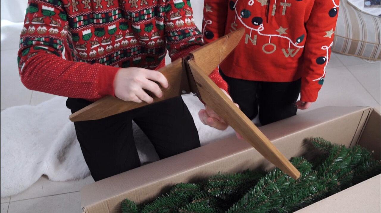 Штучна ялинка HVOYA на дерев’яній підставці 180 см Зелений (300/1/180/G) - фото 7