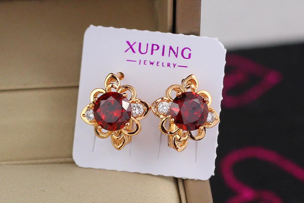 Серьги Xuping Jewelry Резной ромбик с красным камнем 1,5 см Золотистый