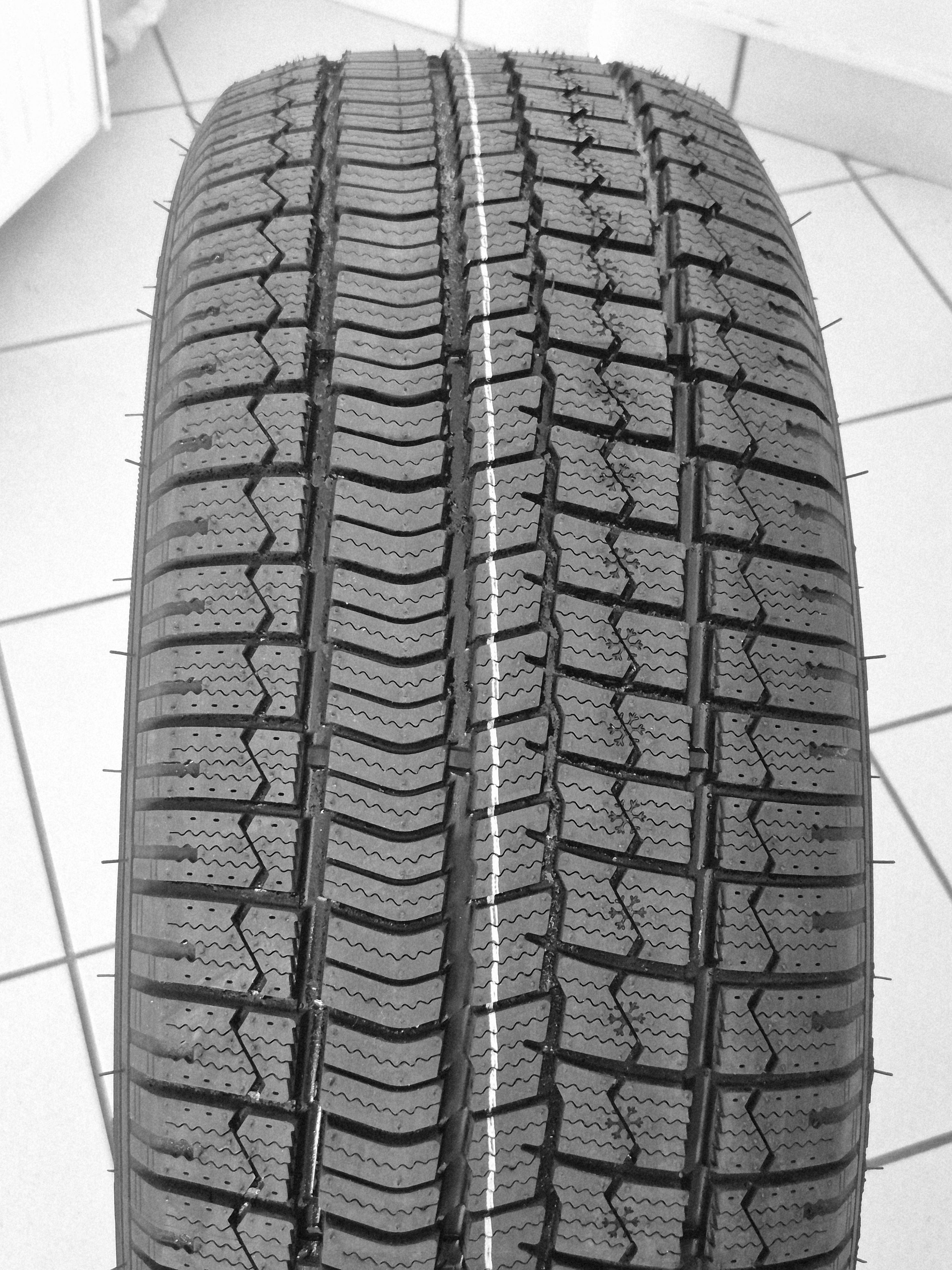 Автошини зимові Kingnate Alaska S03 225/60 R17 103V XL - фото 2 Автошини зимові Kingnate Alaska S03 225/60 R17 103V XL - фото 2