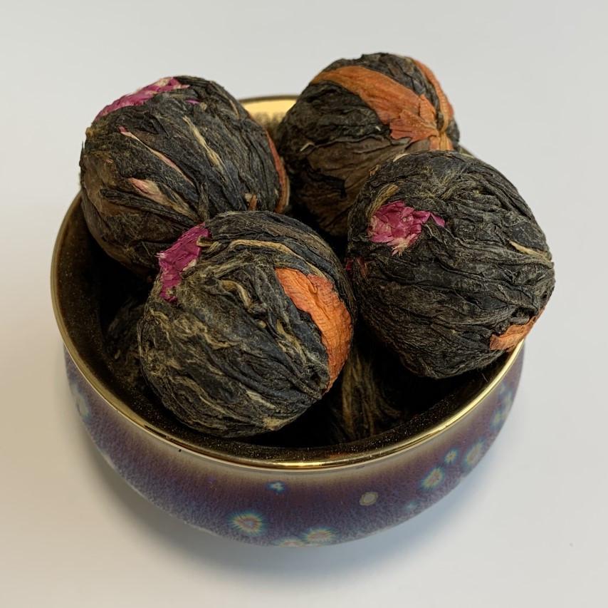 Чай красный связанный Метис с лилией и клевером 100 г