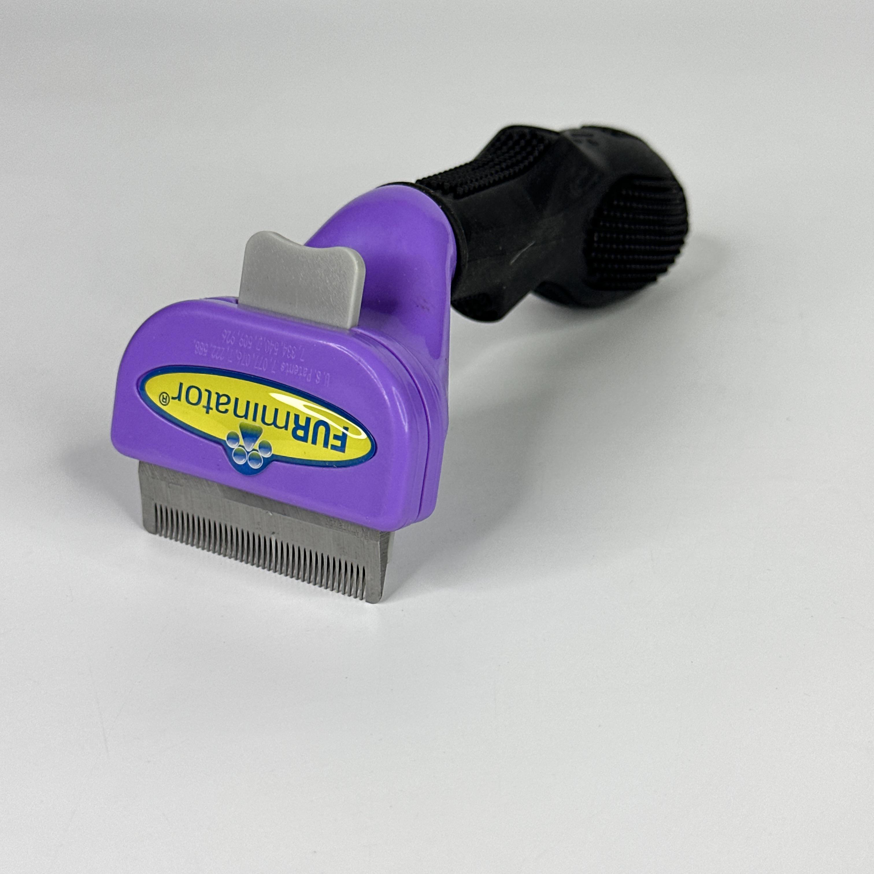 Фурминатор для собак длинношерстных малых пород Furminator с лезвием 4,5 см Фиолетовый (FDL-45-Violet) - фото 4 Фурминатор для собак длинношерстных малых пород Furminator с лезвием 4,5 см Фиолетовый (FDL-45-Violet) - фото 4