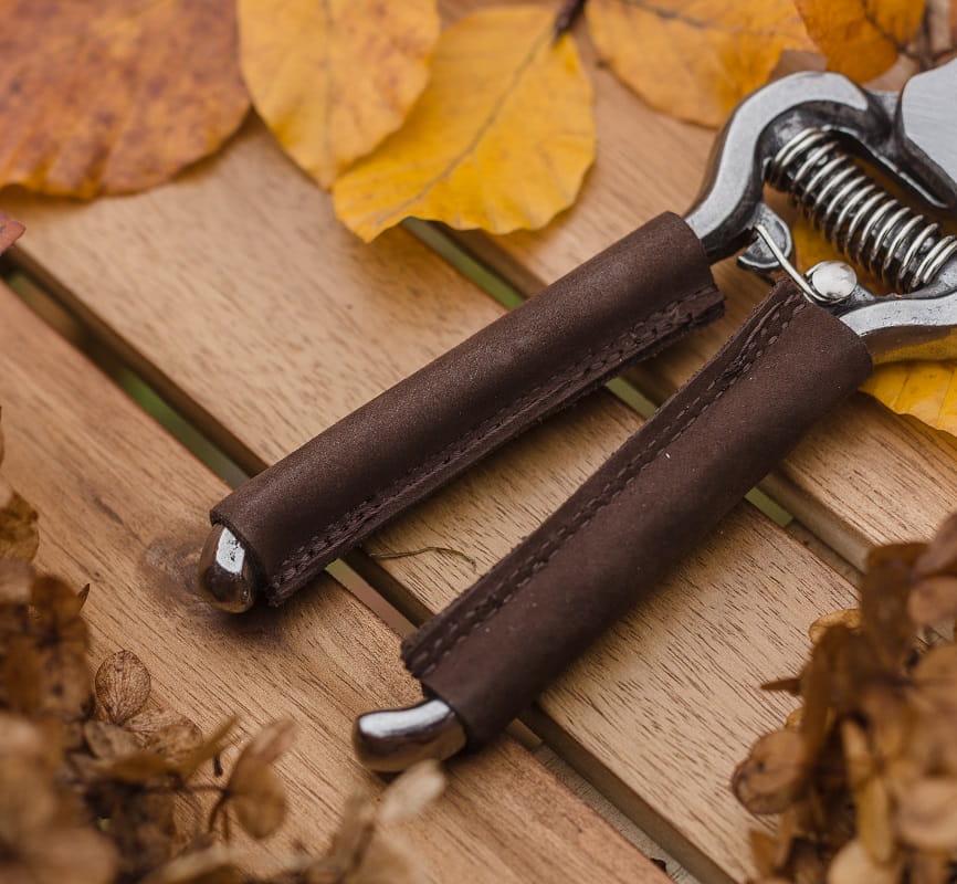 Секатор с кожаной рукояткой Esschert Design (400010) - фото 2 Секатор с кожаной рукояткой Esschert Design (400010) - фото 2