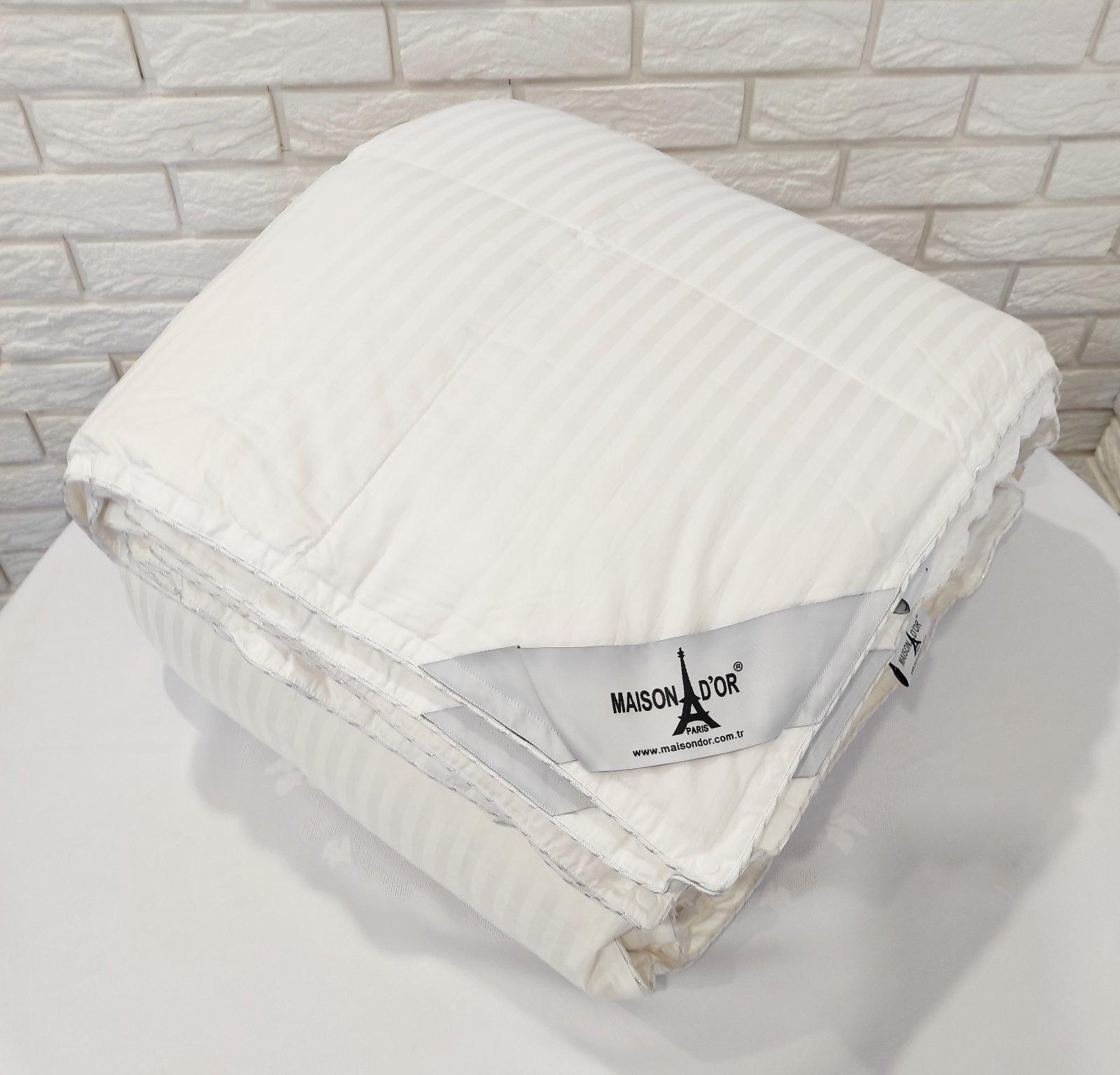 Одеяло пуxовое Maison D'or Four Seasons 195x215 (CN9110)