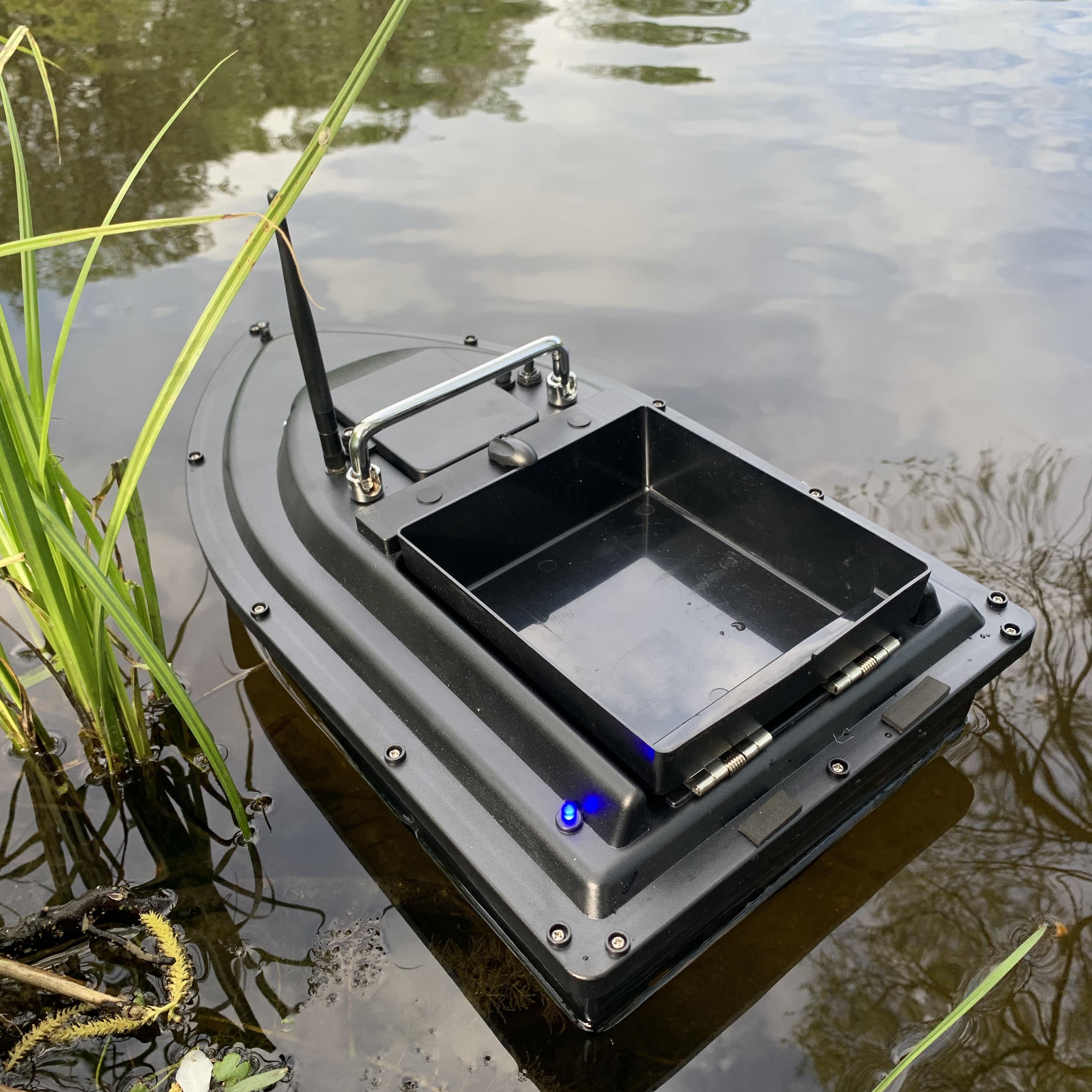 Кораблик для прикормки D16 с аккумулятором 5200 mAh и дистанцией до 500 м (24037) - фото 2