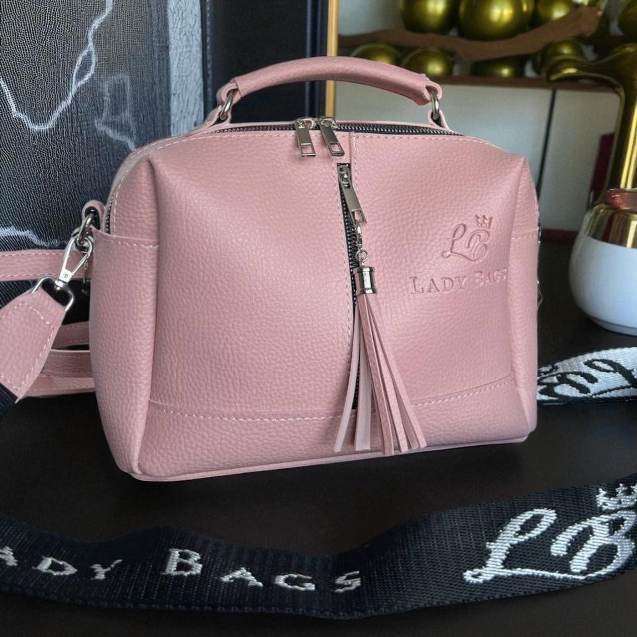 Сумка кросс боди через плечо из экокожи женская вместительная с широким ремнем Пудра - фото 3 Сумка кросс боди через плечо из экокожи женская вместительная с широким ремнем Пудра - фото 3