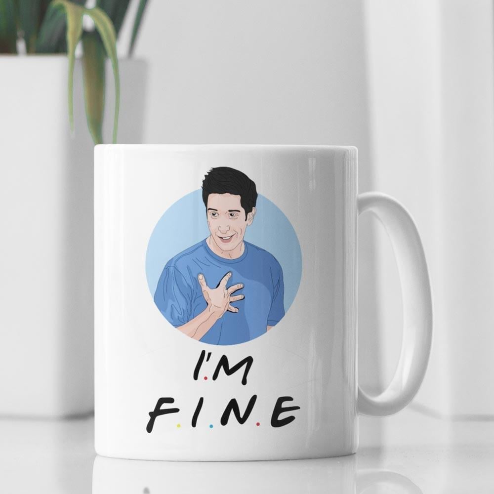 Чашка с рисунком Росса Геллера и фразой «I’m fine» 330 мл - фото 1 Чашка с рисунком Росса Геллера и фразой «I’m fine» 330 мл - фото 1